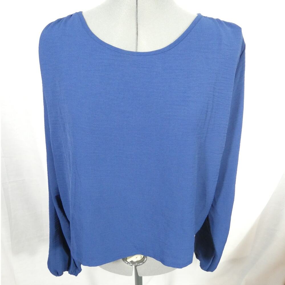 Wildflower Juniors Large Cropped Bow Keyholoe Long Sleeved Blouse Blue NWT